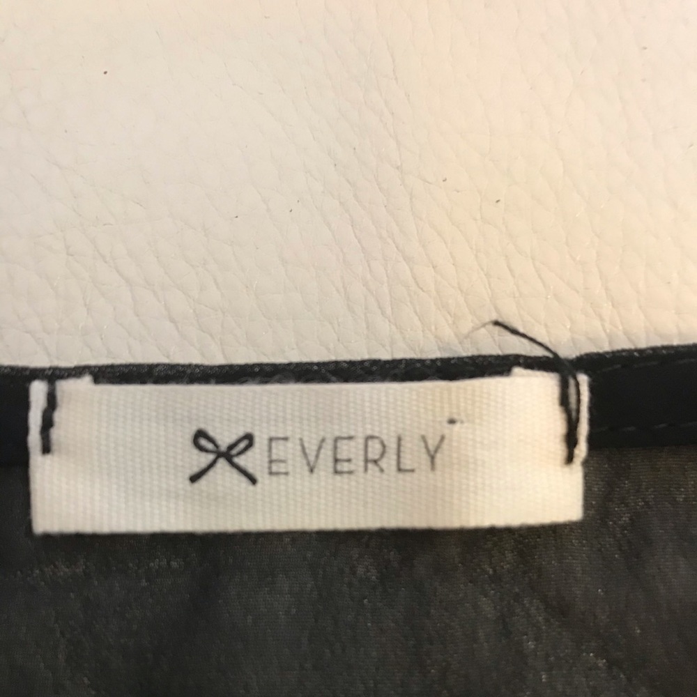 𝅺Everly Top - Picture 4 of 5